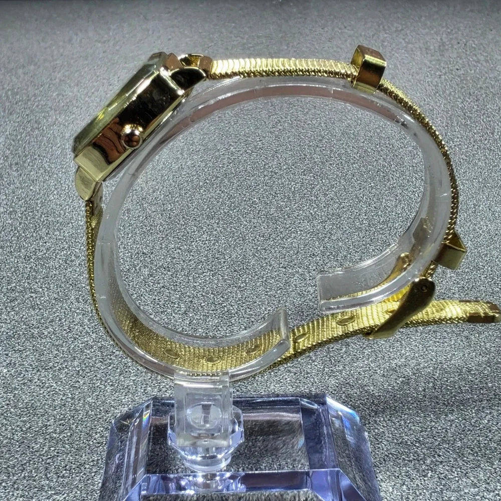 Ellen Tracy Watch Womens OS Gold Excellent Hexagon Mesh Band Crystal ET5188GD